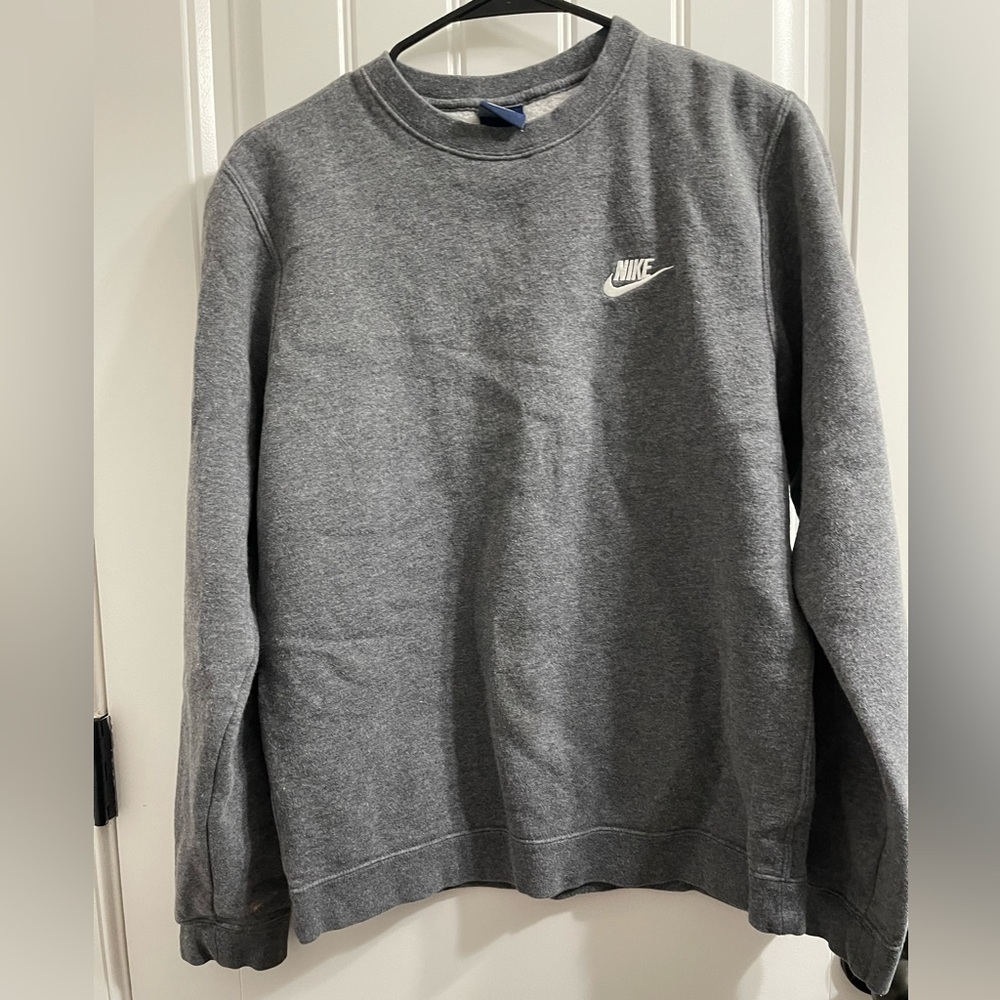 nike sweatshirt